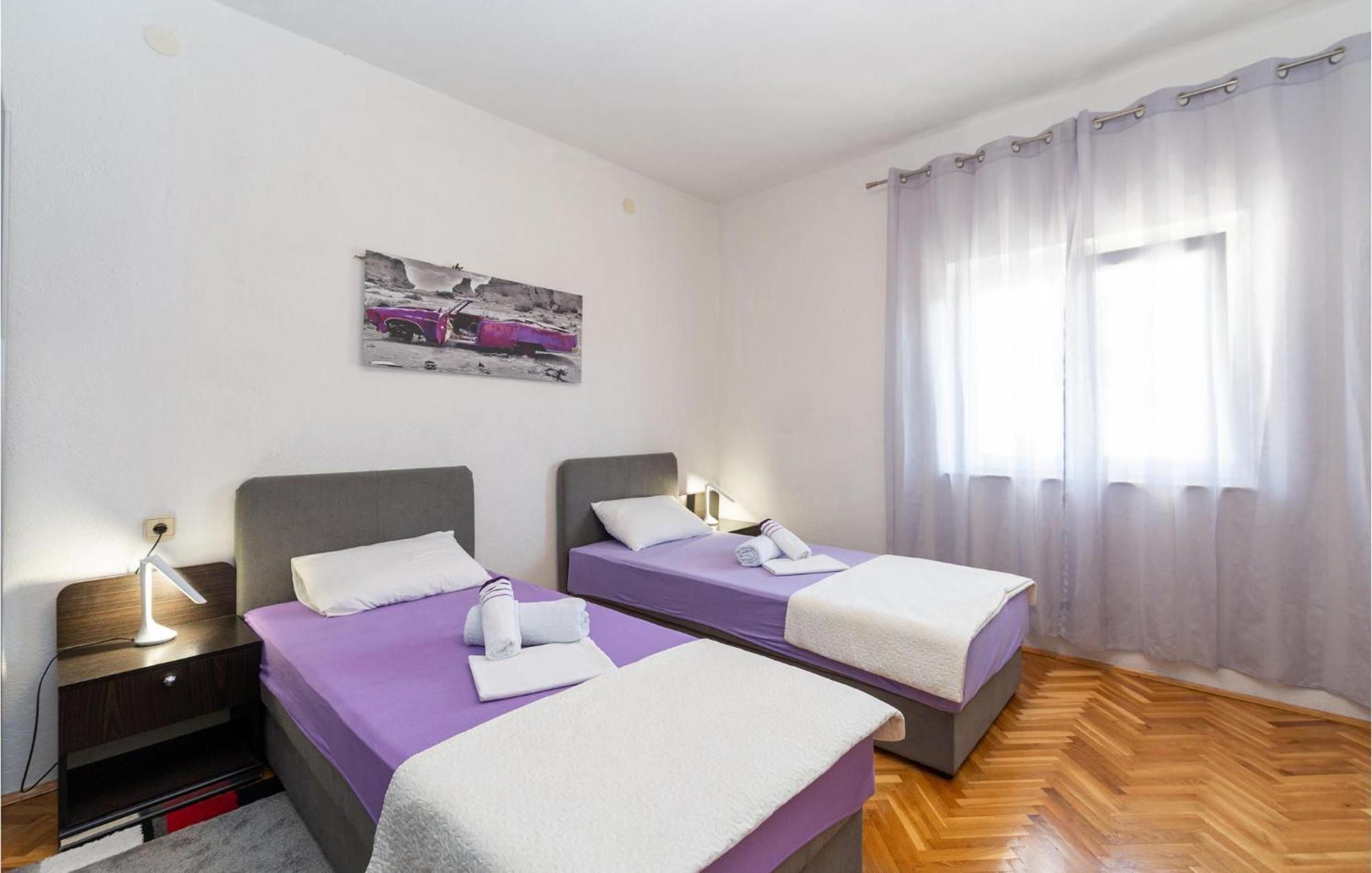 Lovely Apartment In Rovanjska With House Sea View ภายนอก รูปภาพ