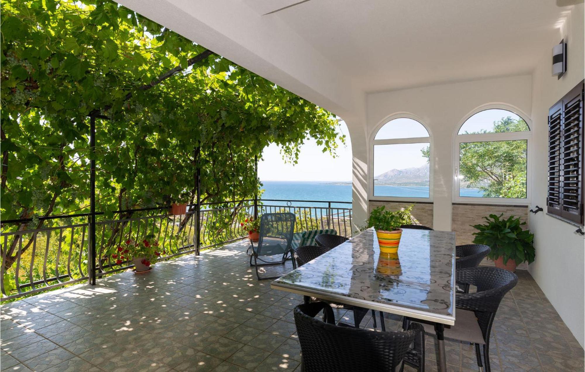 Lovely Apartment In Rovanjska With House Sea View ภายนอก รูปภาพ